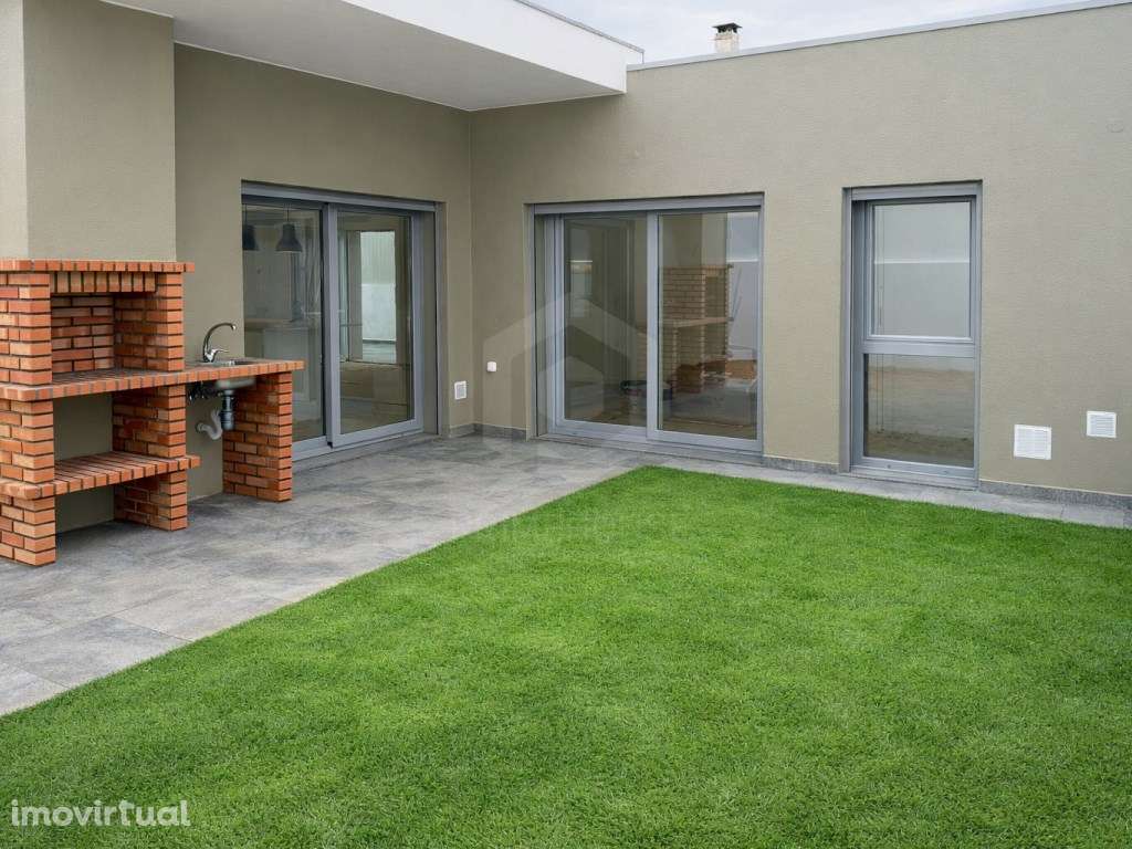 Moradia Terrea isolada T4 Pronta a escriturar - Grande imagem: 2/13