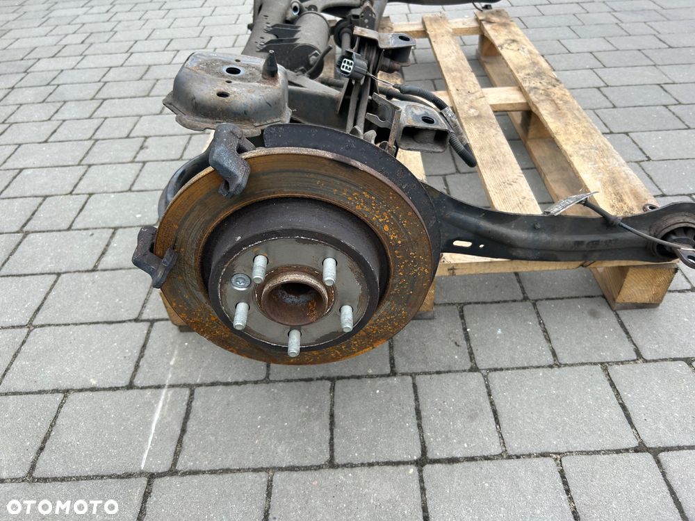 Volvo v40  II 2012- belka kompletna tył tylną tylnego zawieszenia sanki - 6