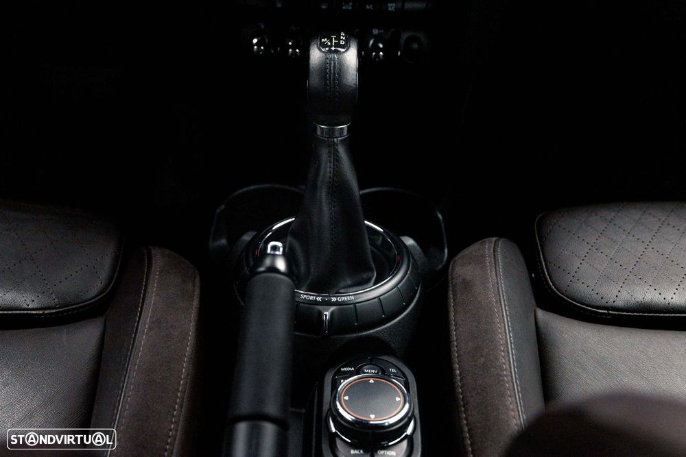 MINI 5 Portas Cooper D Auto - 35