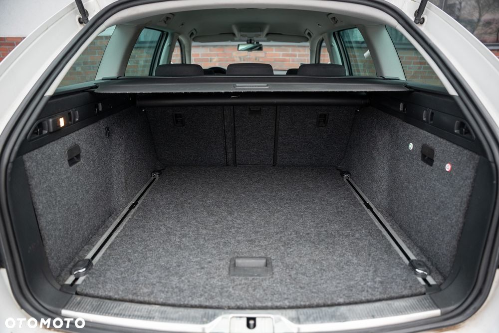 Skoda Superb 2.0 TDI DSG Active - 41