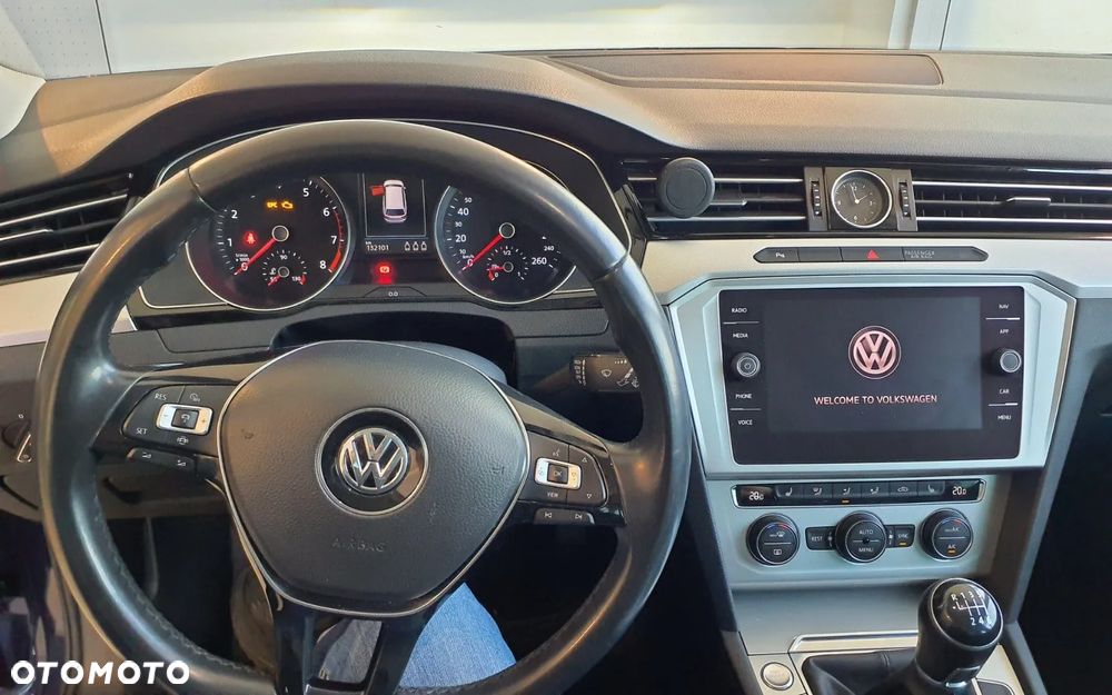 Volkswagen Passat 1.5 TSI EVO Elegance - 5
