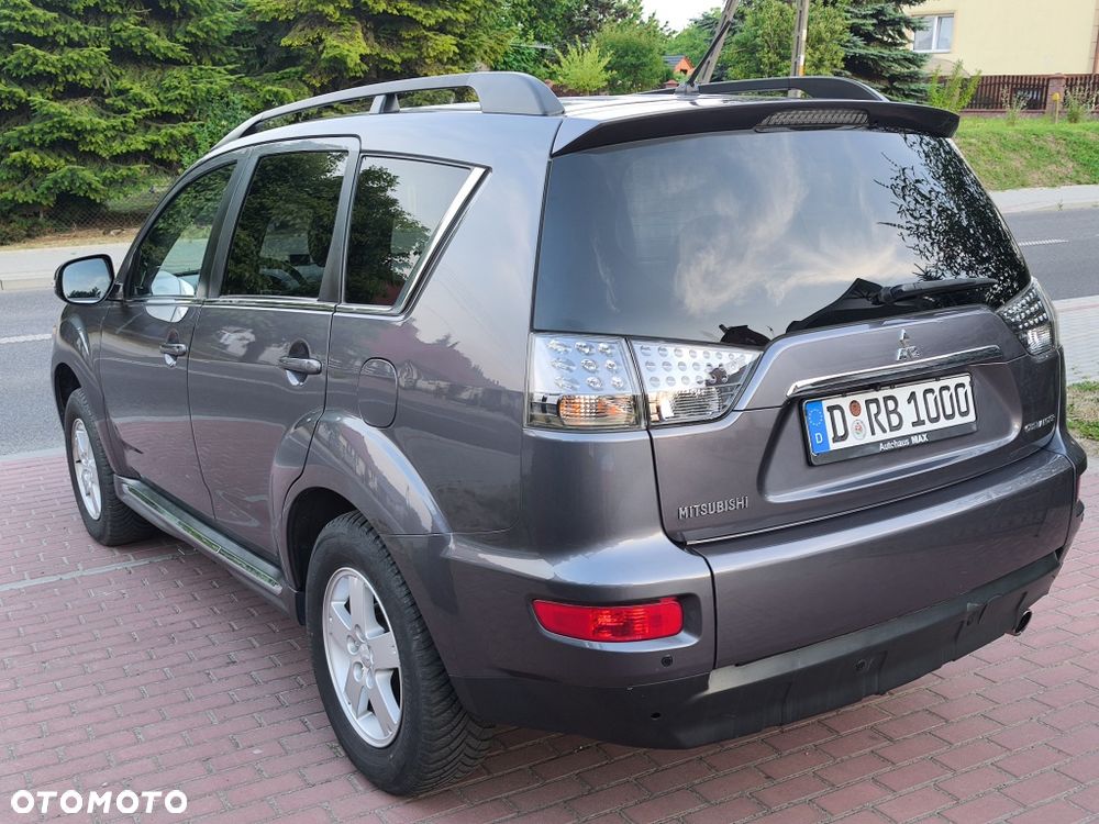 Mitsubishi Outlander - 3