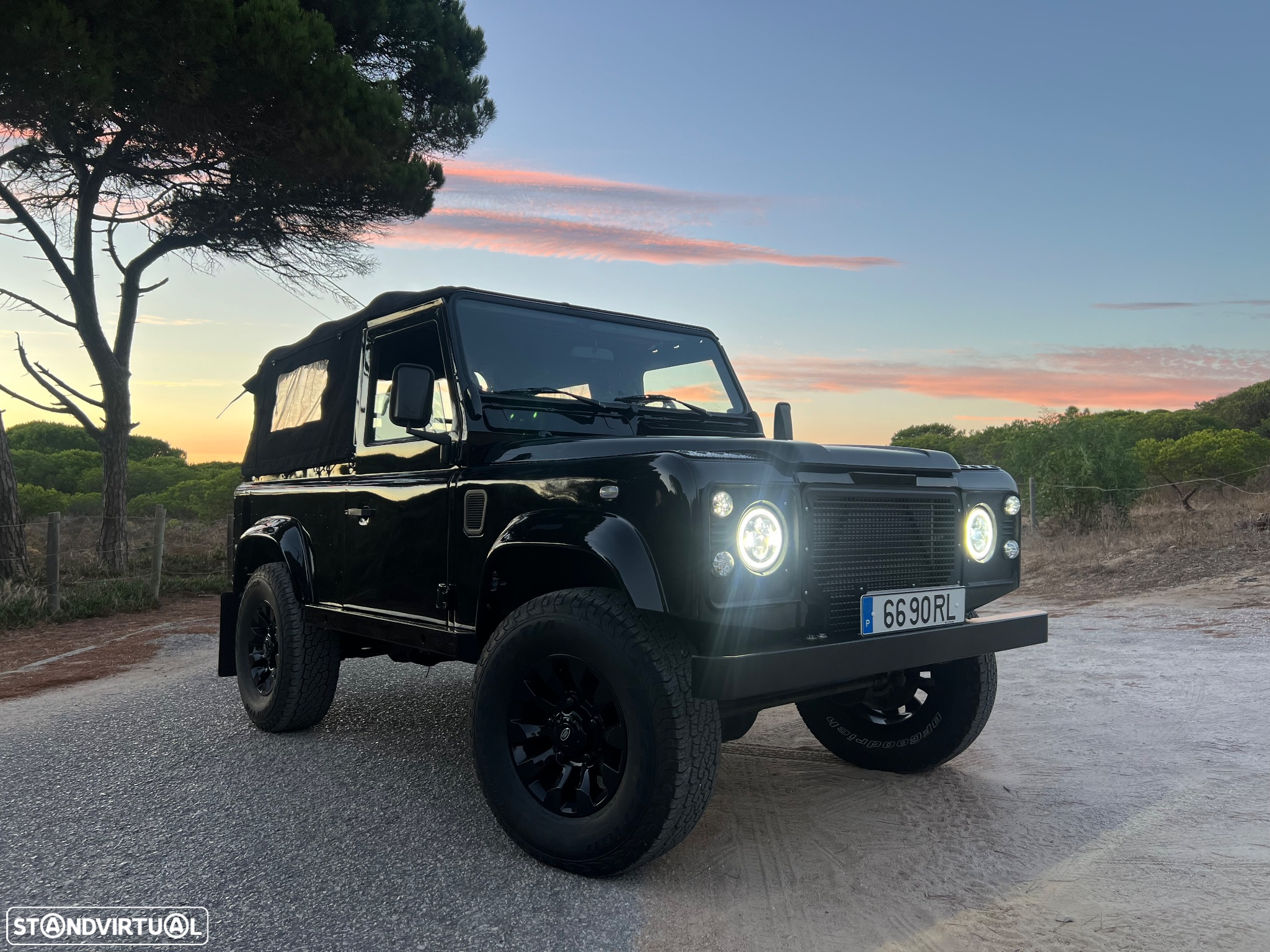 Land Rover Defender 90 2.5 Td5 Soft Top - 10