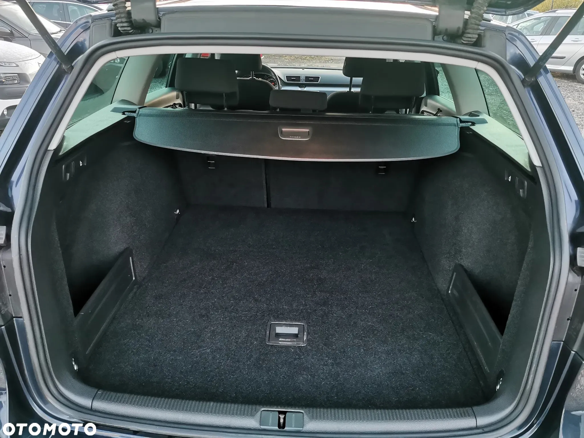 Volkswagen Passat - 25