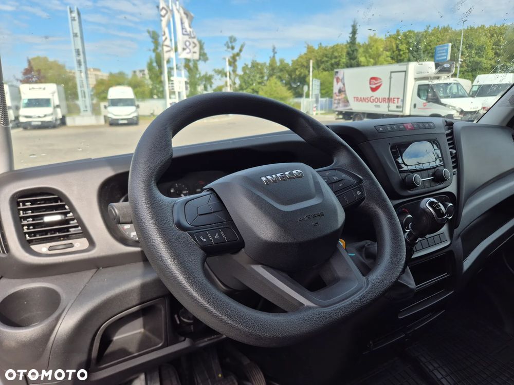 Iveco 35S18V (32726) - 11