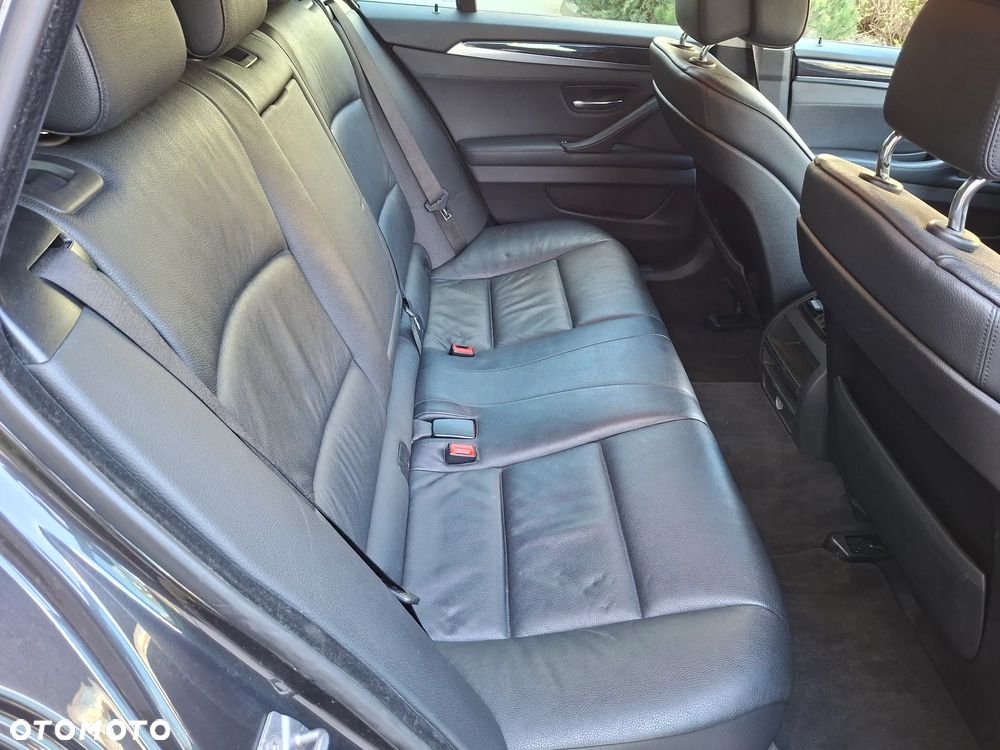 BMW Seria 5 528i Sport-Aut - 6