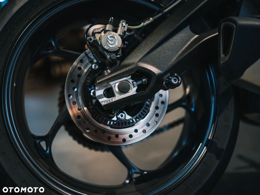 Triumph Street Triple - 12