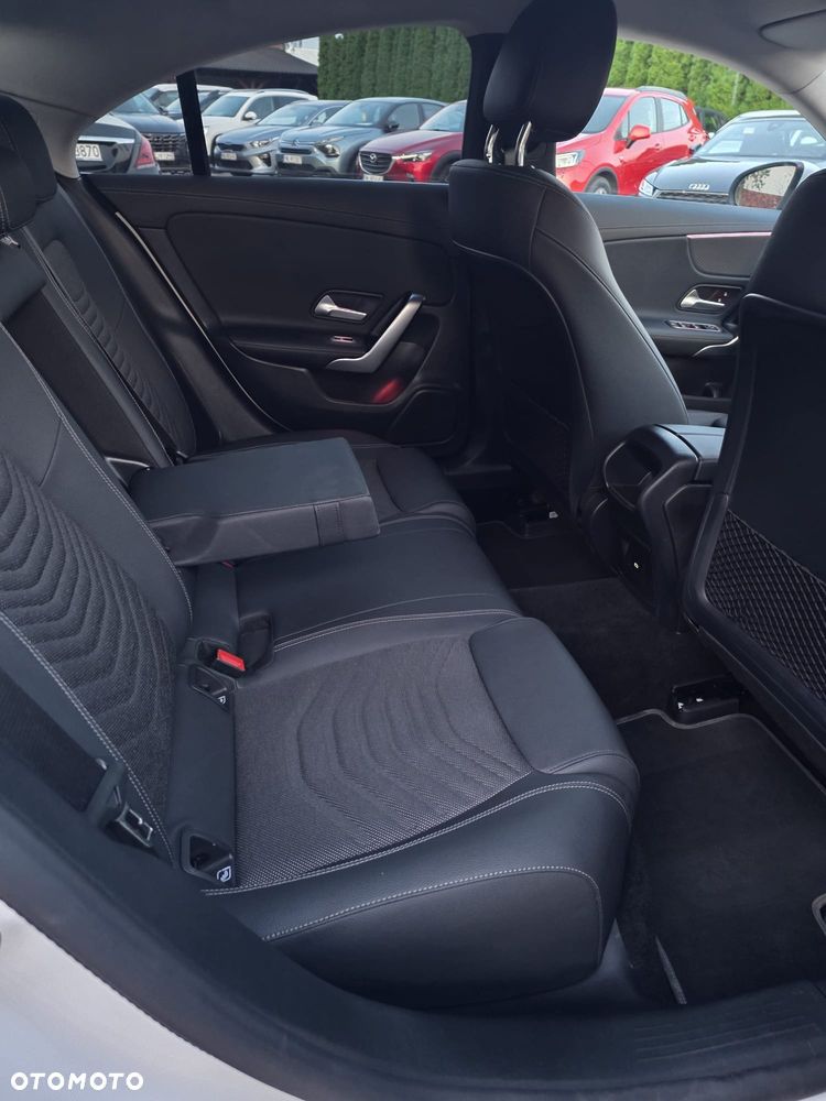 Mercedes-Benz CLA 180 d Progressive 8G-DCT - 13