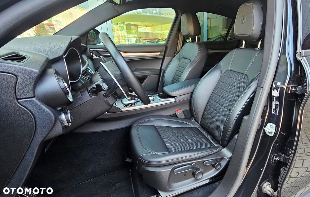 Alfa Romeo Stelvio 2.0 Turbo Sprint Q4 - 12