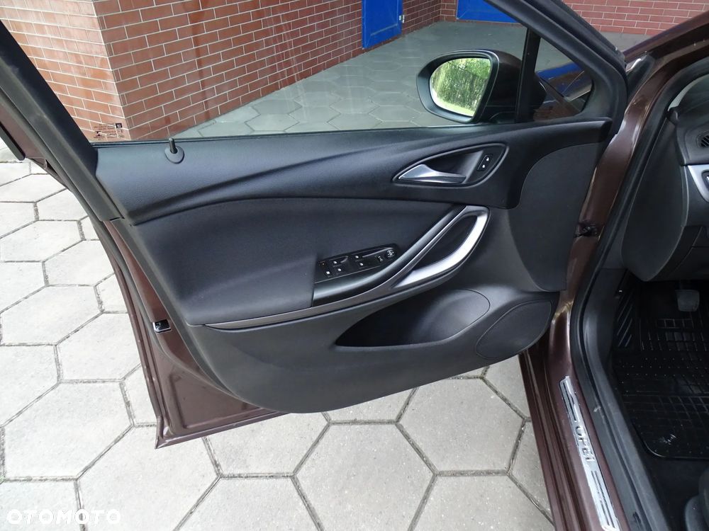 Opel Astra 1.4 T Elite - 16