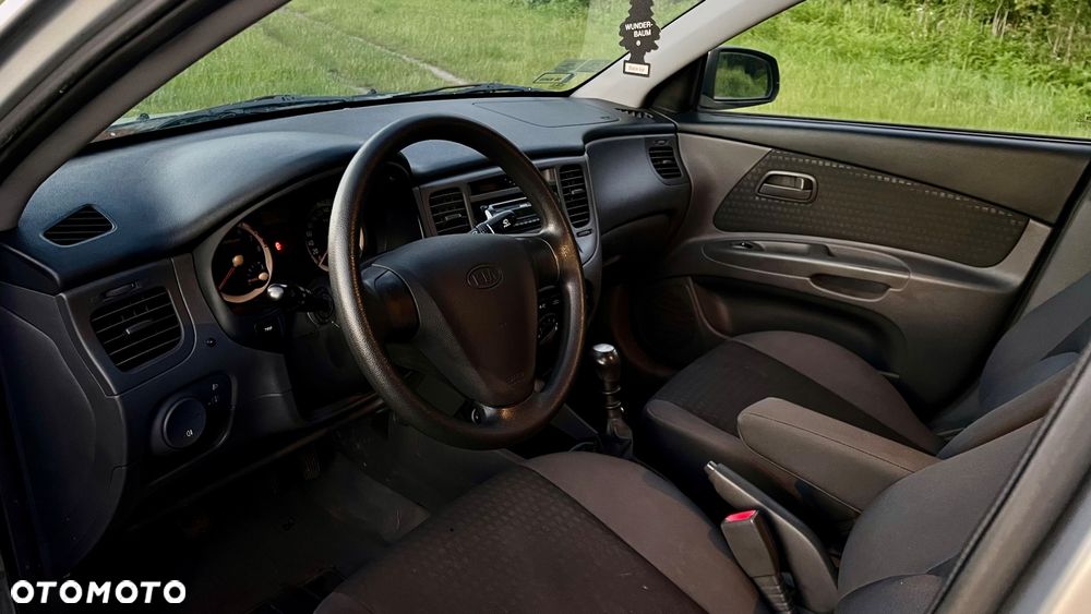 Kia Rio 1.4 Family + - 11