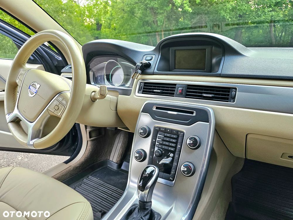 Volvo XC 70 D5 AWD Momentum - 12