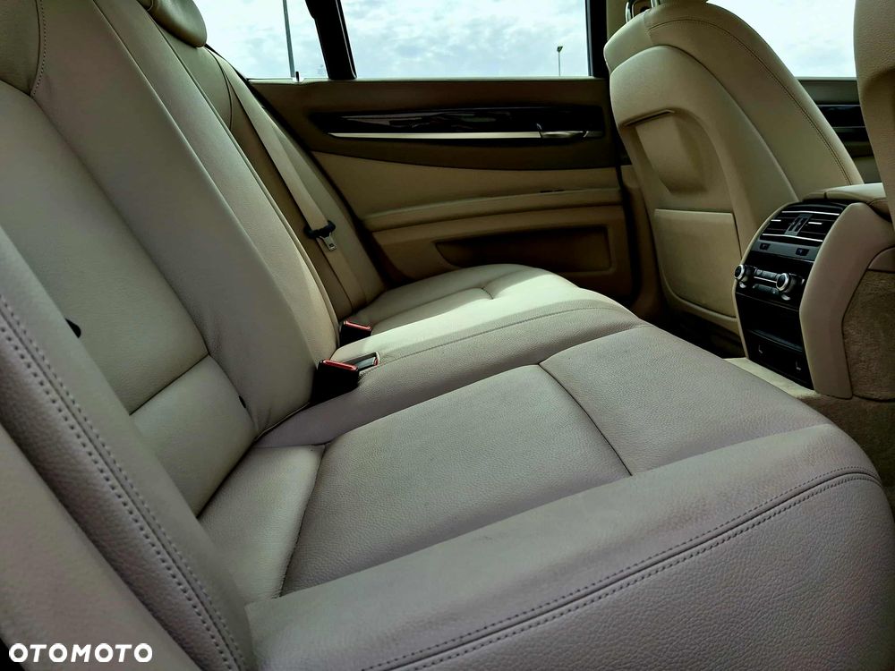 BMW Seria 7 740i Edition Exclusive - 30