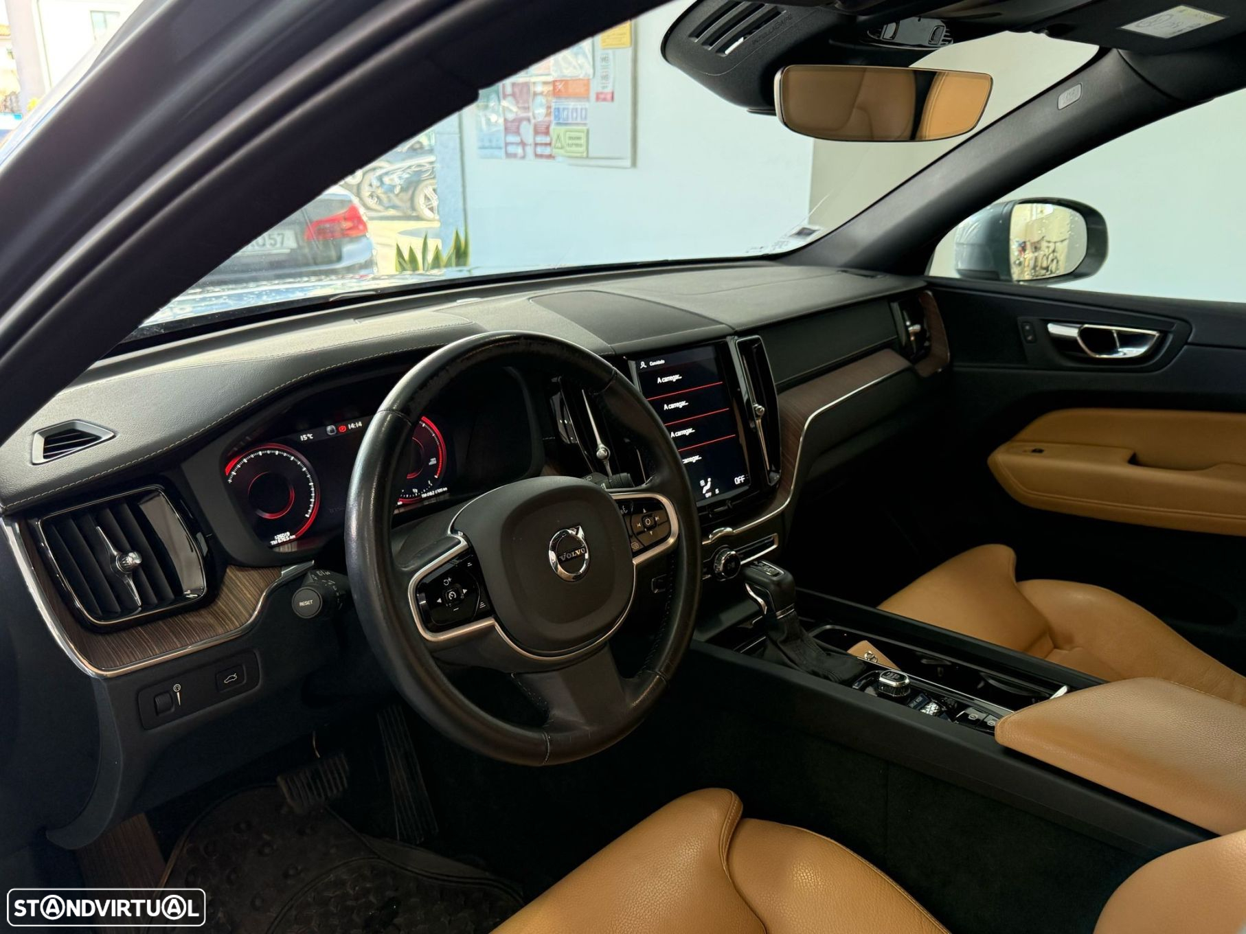 Volvo XC 60 2.0 D4 Inscription AWD Geartronic - 4
