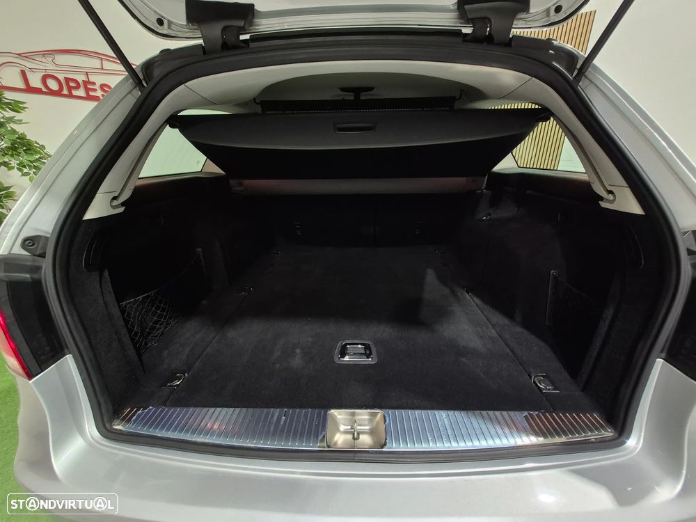 Mercedes-Benz E 300 Bluetec Hybrid Avantgarde - 50