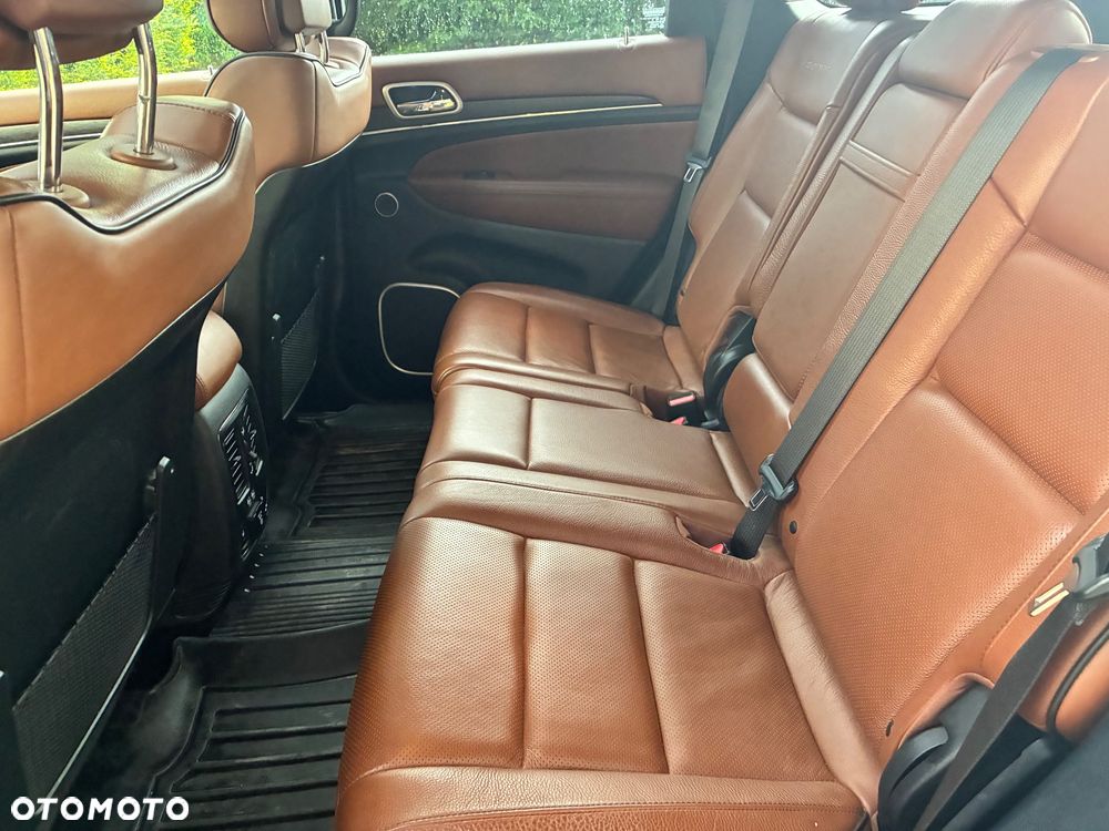 Jeep Grand Cherokee 5.7 V8 HEMI Overland Summit - 26