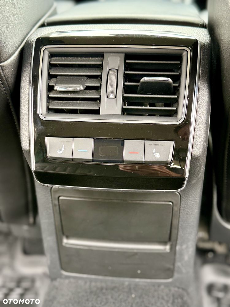 Skoda Superb 2.0 TDI 4x4 L&K DSG - 24