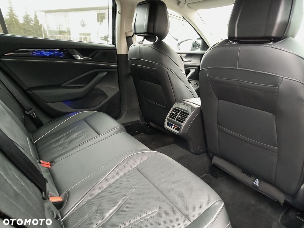 Volkswagen Passat - 26
