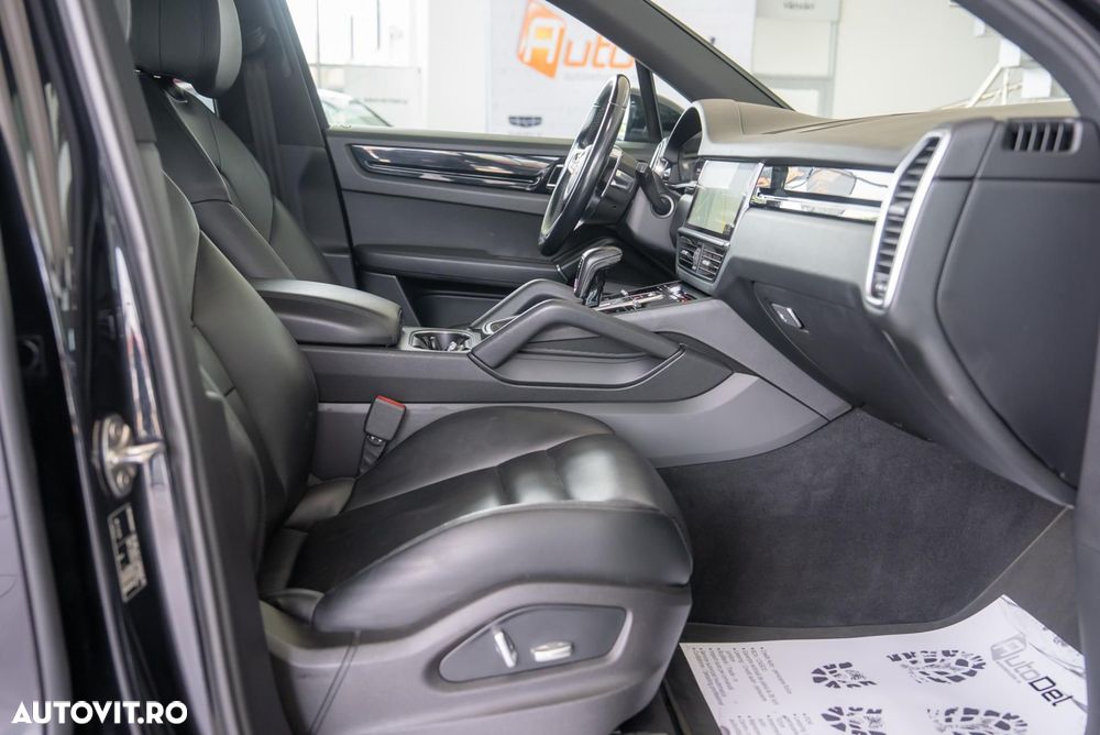 Porsche Cayenne Tiptronic S - 12