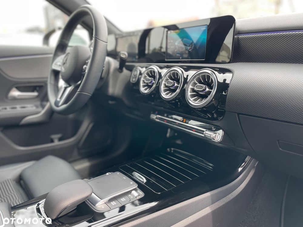 Mercedes-Benz Klasa A 200 Progressive 7G-DCT - 21