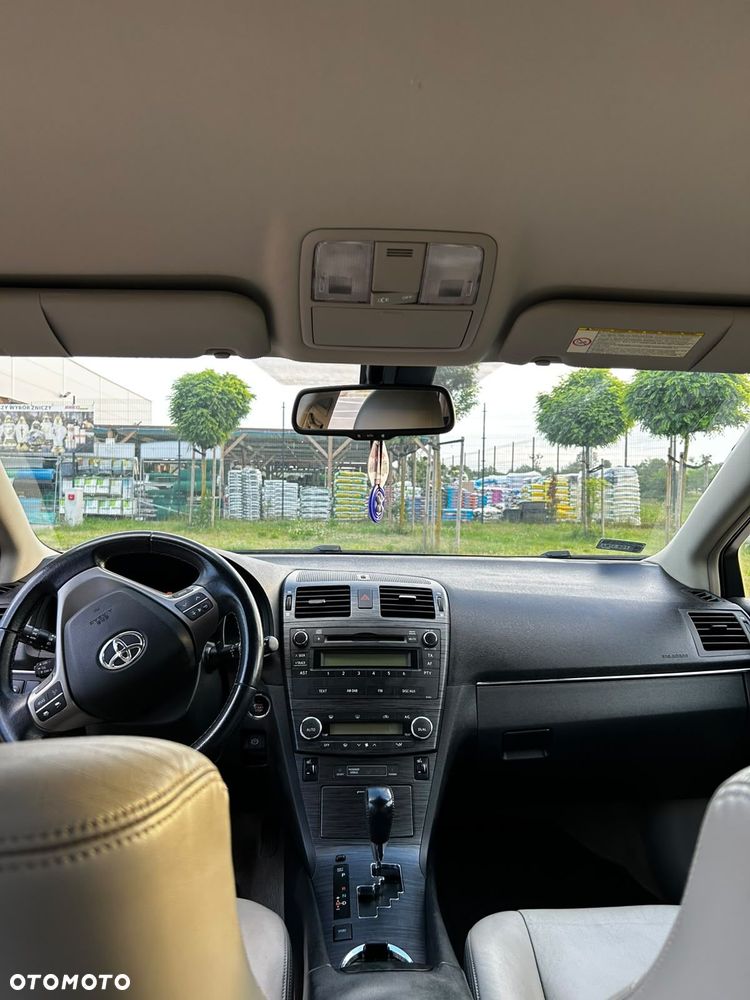 Toyota Avensis 2.0 Premium EU5 MS - 12