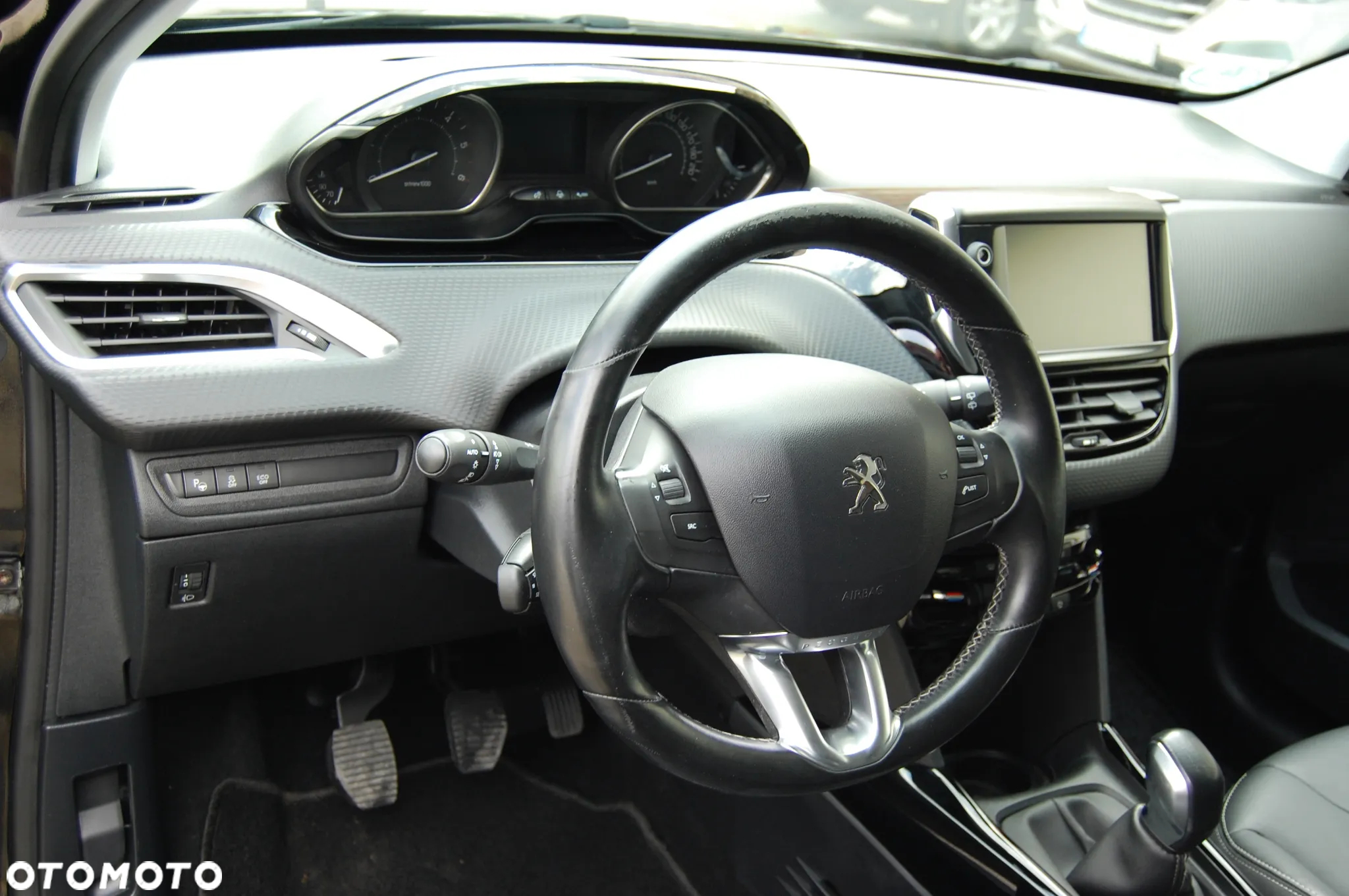 Peugeot 2008 BlueHDi 100 STOP & START Allure - 14
