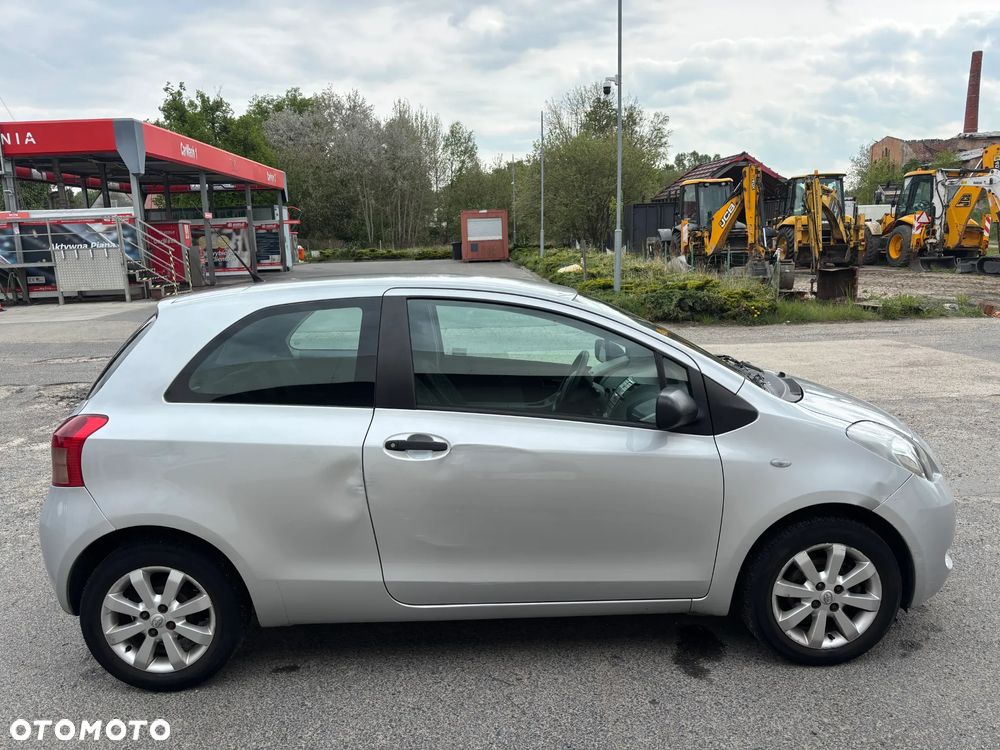 Toyota Yaris 1.3 Luna A/C - 6