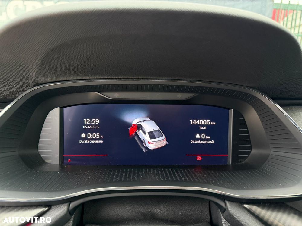 Skoda Octavia 2.0 245 TSI DSG RS - 24