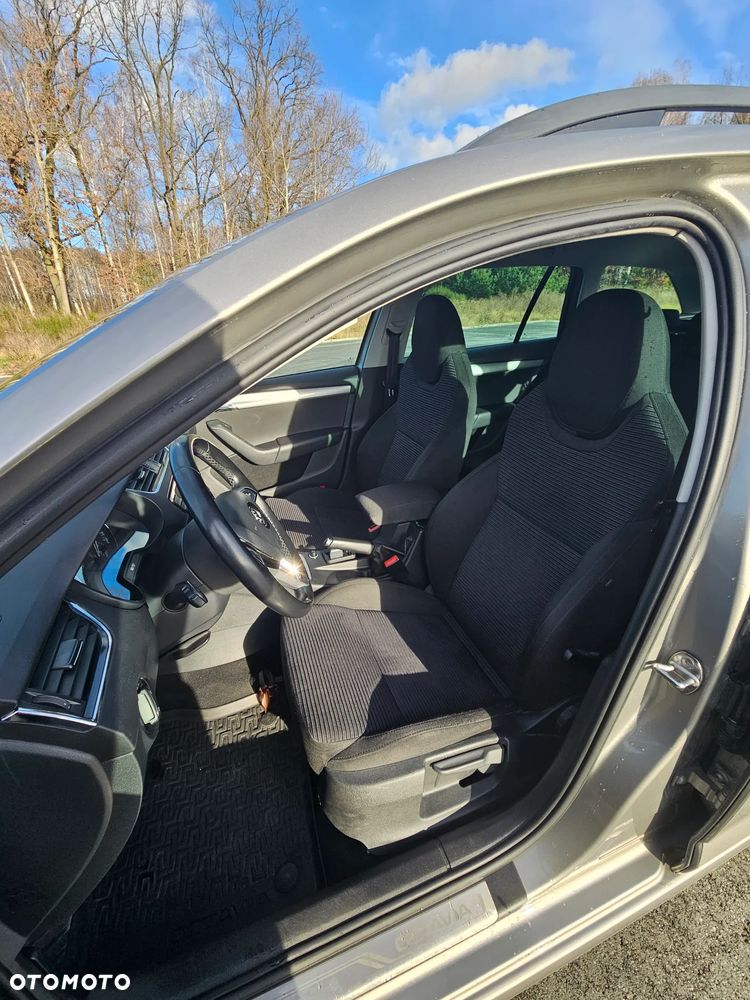 Skoda Octavia 2.0 TDI Ambition DSG - 12