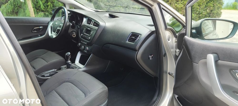 Kia Ceed 1.6 GDI ISG Platinum Edition - 16