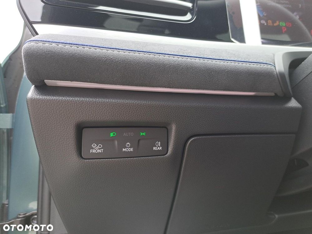 Volkswagen Passat 2.0 TSI 4Mot R-Line Plus DSG - 27