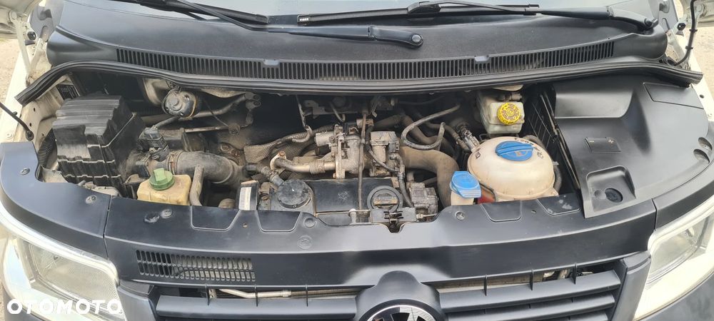 Volkswagen Caravelle - 16