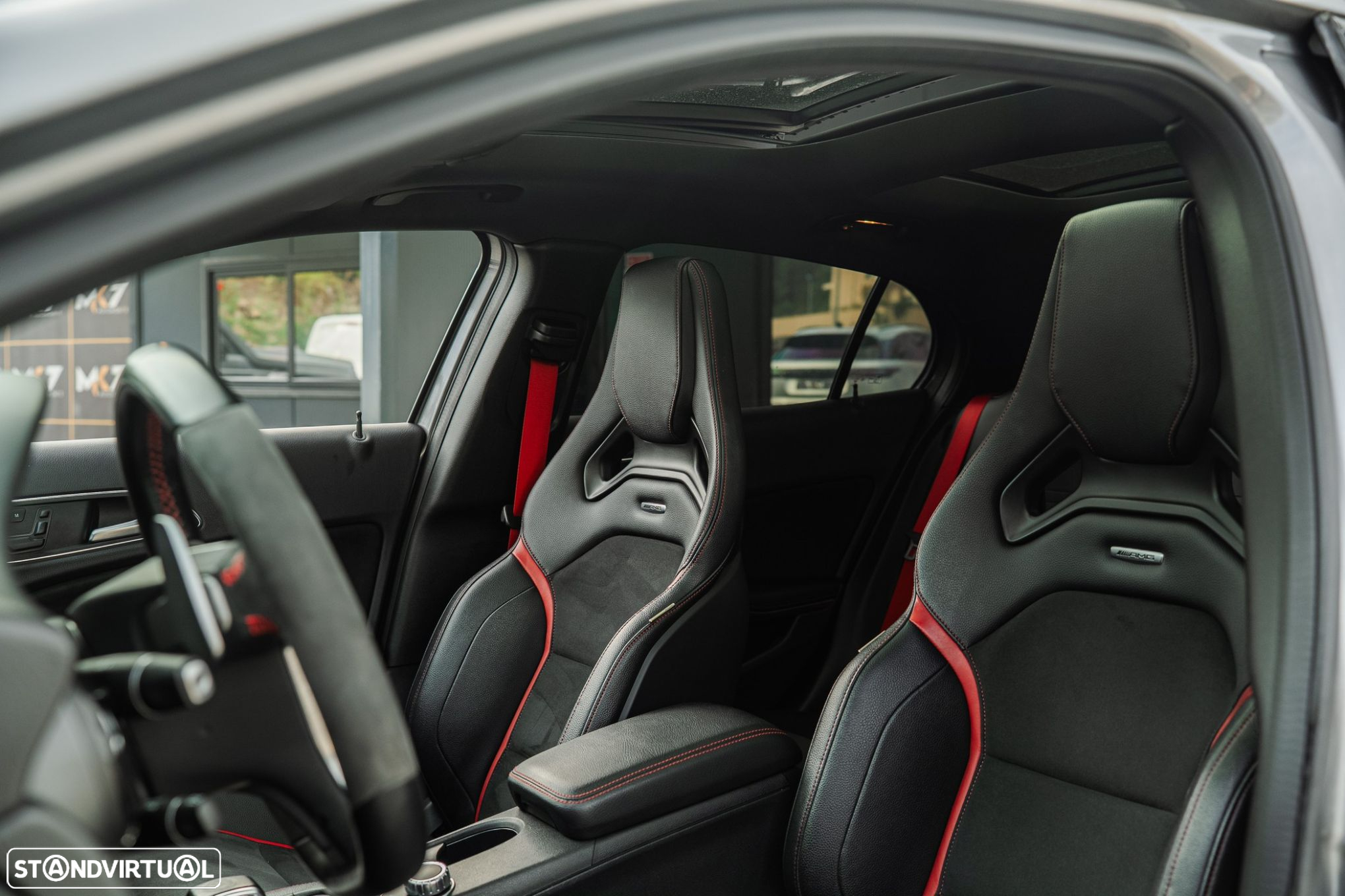 Mercedes-Benz GLA 45 AMG 4Matic 7G-DCT - 18