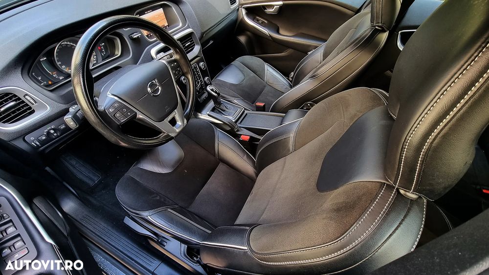 Volvo V40 D3 Geartronic RDesign - 11