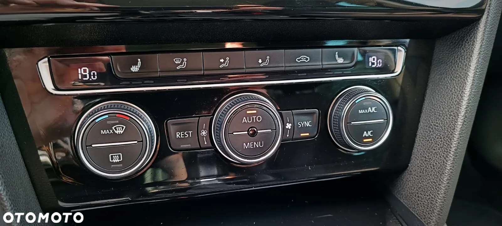 Volkswagen Passat - 21