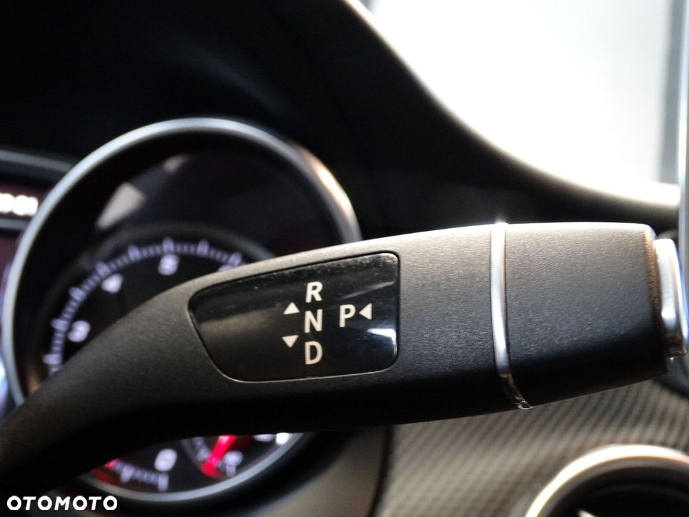 Mercedes-Benz GLA - 14