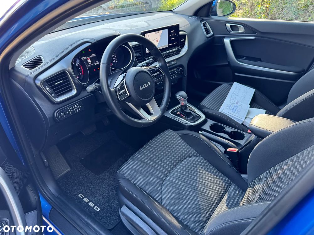 Kia Ceed - 11