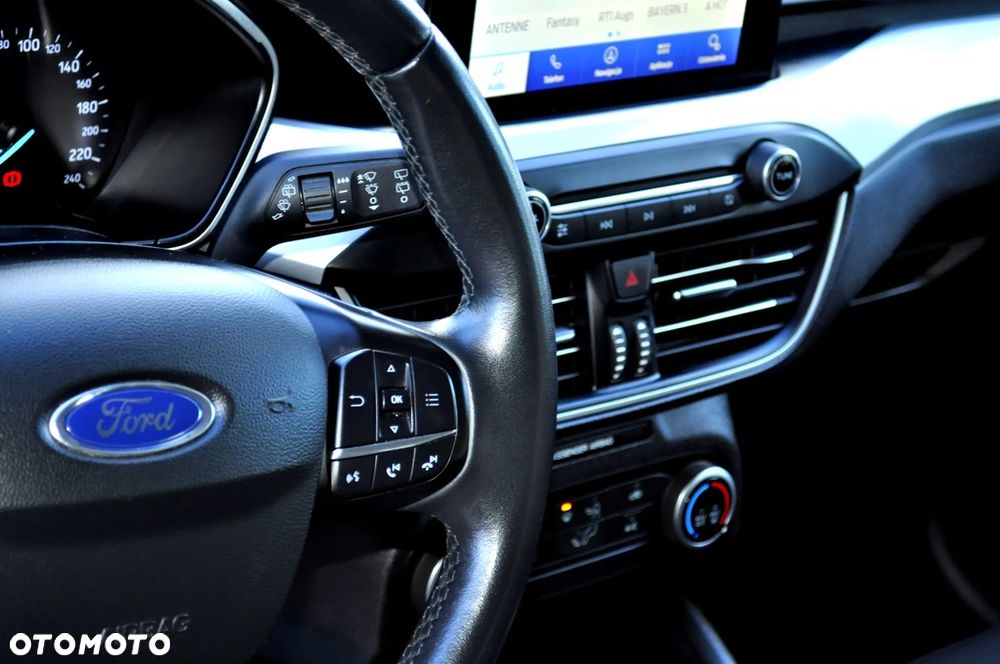 Ford Focus - 25