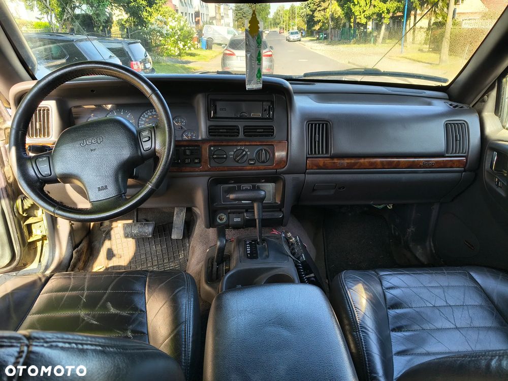 Jeep Grand Cherokee - 11