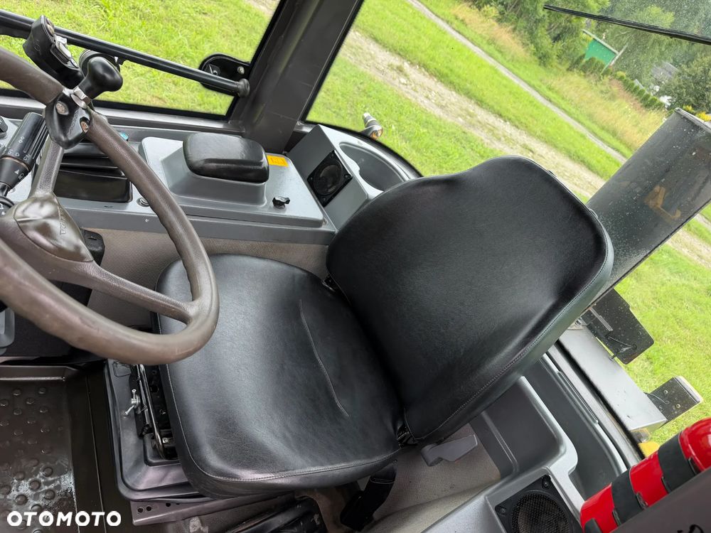 Volvo L25F Ładowarka Kołowa łamana 2015 rok. Jak Nowa! Oryginał łyżka i widły. Mocny silnik 4 cylindry. Zero luzów i wycieków. Aktualne Badania DEKRA BMWT. Wielka Okazja. Maszyna jak nowa z Salonu. 2600 mtg. Pochodzi z Norweskiego urzędu gminy. Dodatkowe linie Hydrauliczne. Szybka wolna Jazda Rewers Hydrostatic. Wersja Norwesk Mocne doświetlenie dodatkowe grzanie. kabina Ogrzewana wentylowana! Zmiana Osprzętu Hydrauliczna! pełne sterowanie z dżojstika! Opony jak Nowe. Podzespoły pomy suche, czytelne tabliczki! OKAZJA - 29