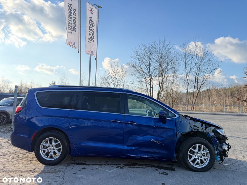 Chrysler Pacifica - 4