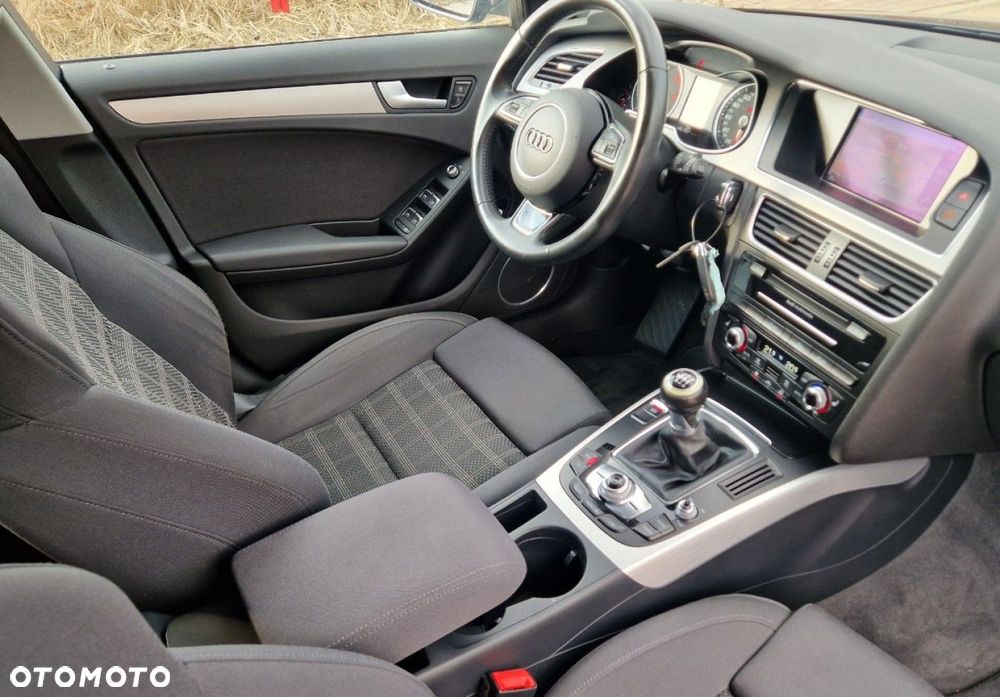 Audi A4 Avant 2.0 TDI DPF quattro S line Sportpaket - 32