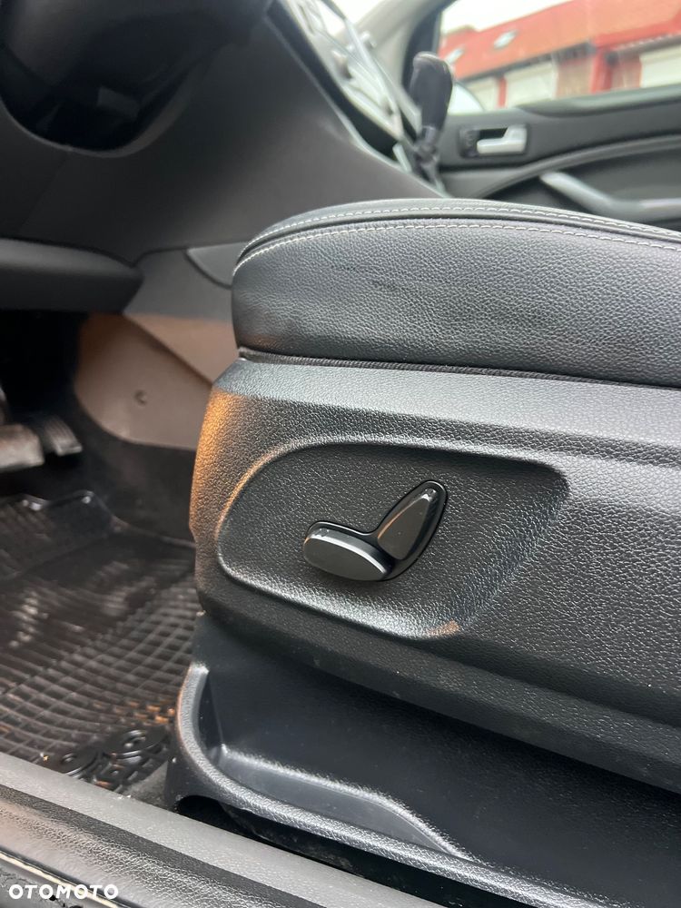 Ford Kuga 2.0 TDCi 4x4 Titanium - 24