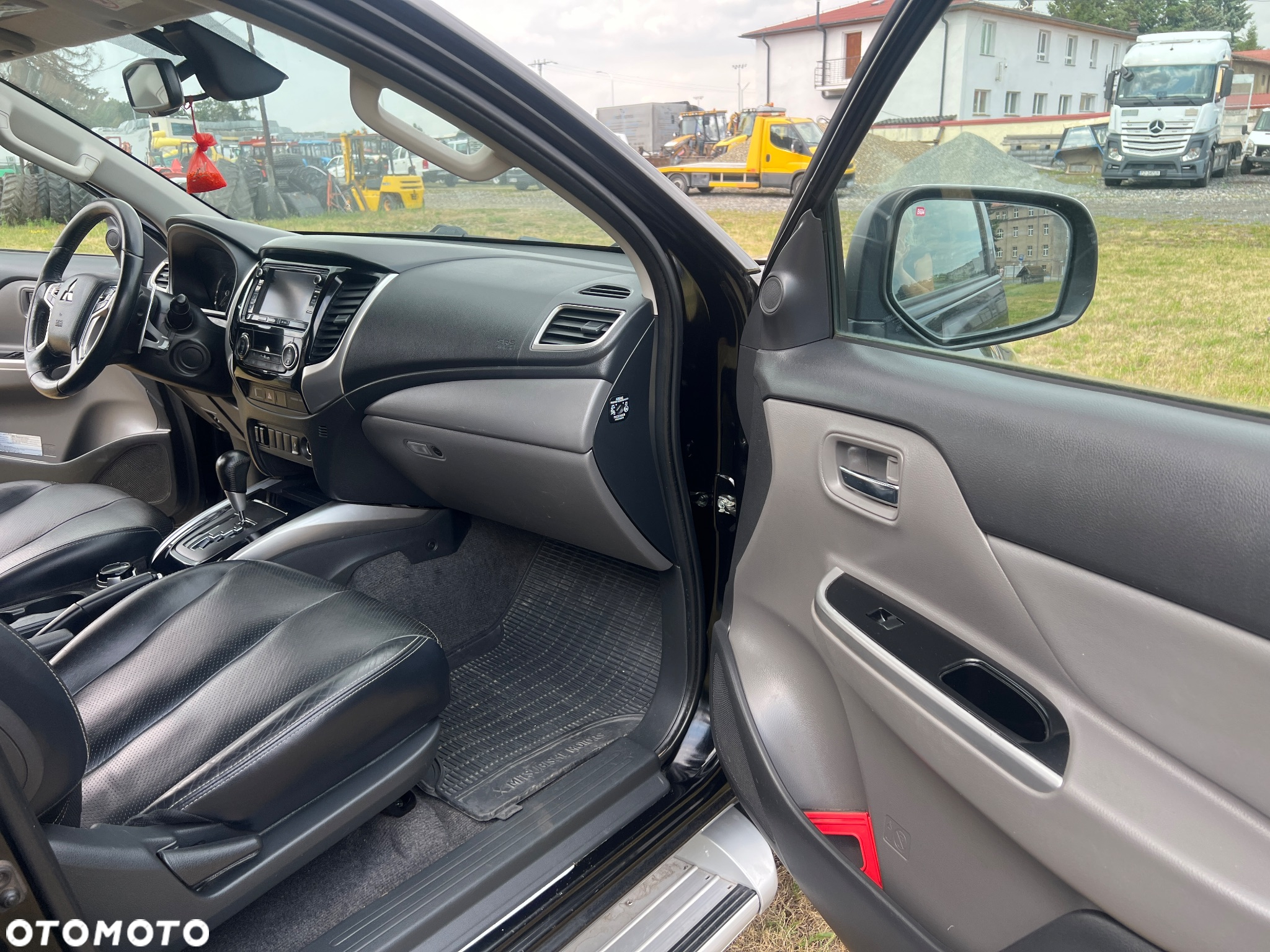 Mitsubishi L200 2.4 d DC Instyle EU6 - 11