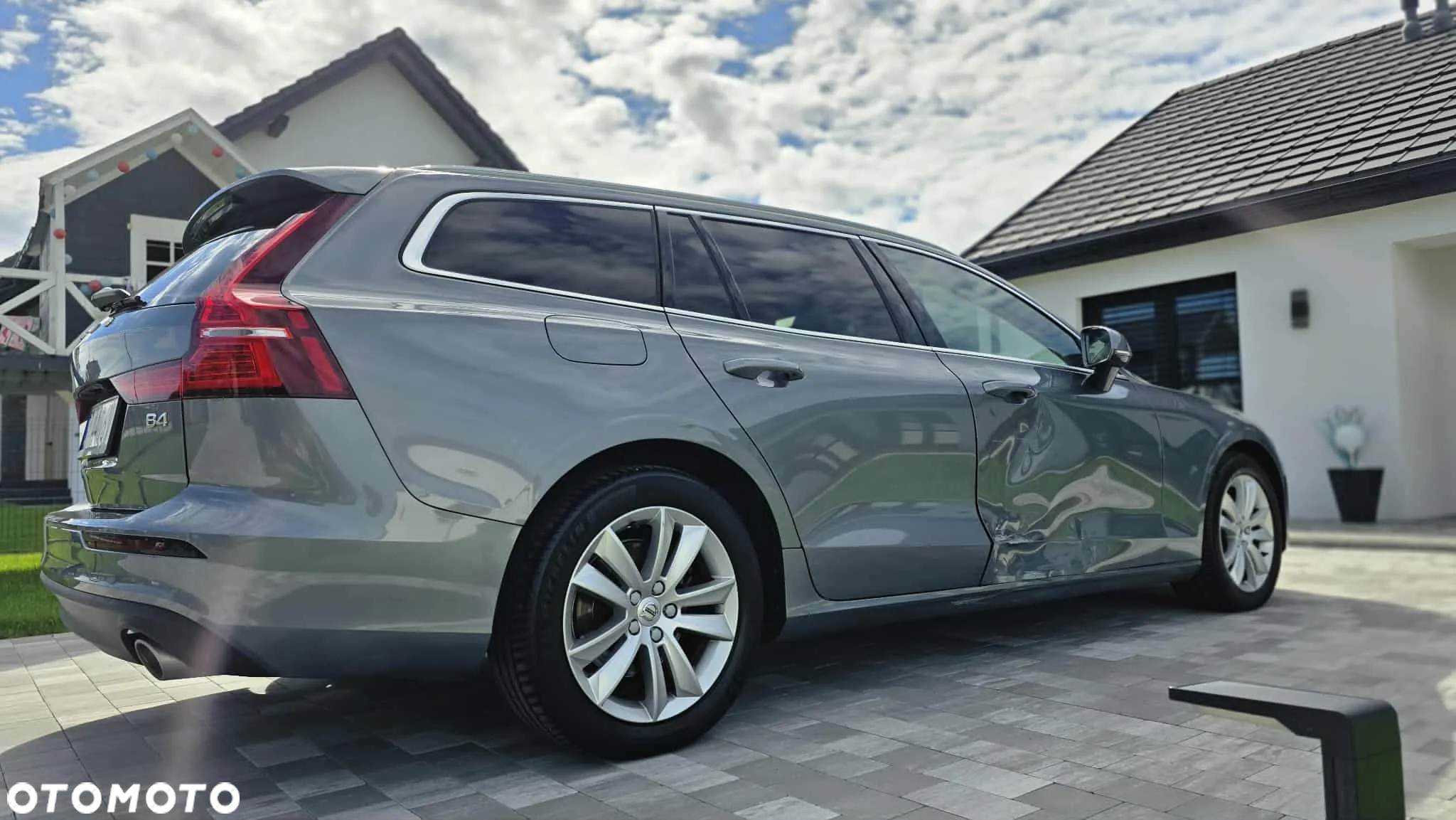 Volvo V60 D4 AWD Momentum Pro - 3