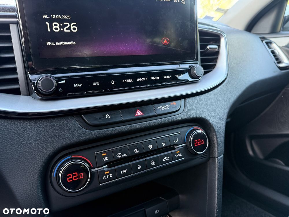 Kia Ceed 1.6 CRDi DCT Vision - 24