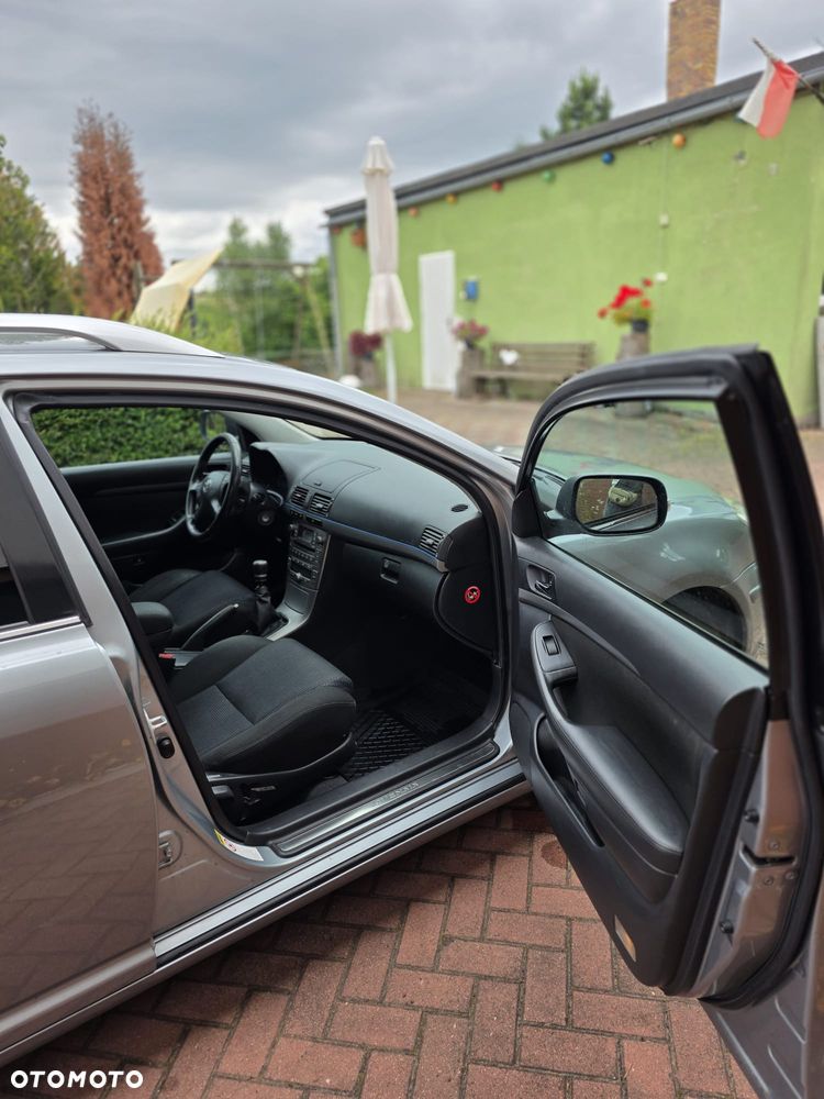 Toyota Avensis 2.0 D-4D Luna - 10