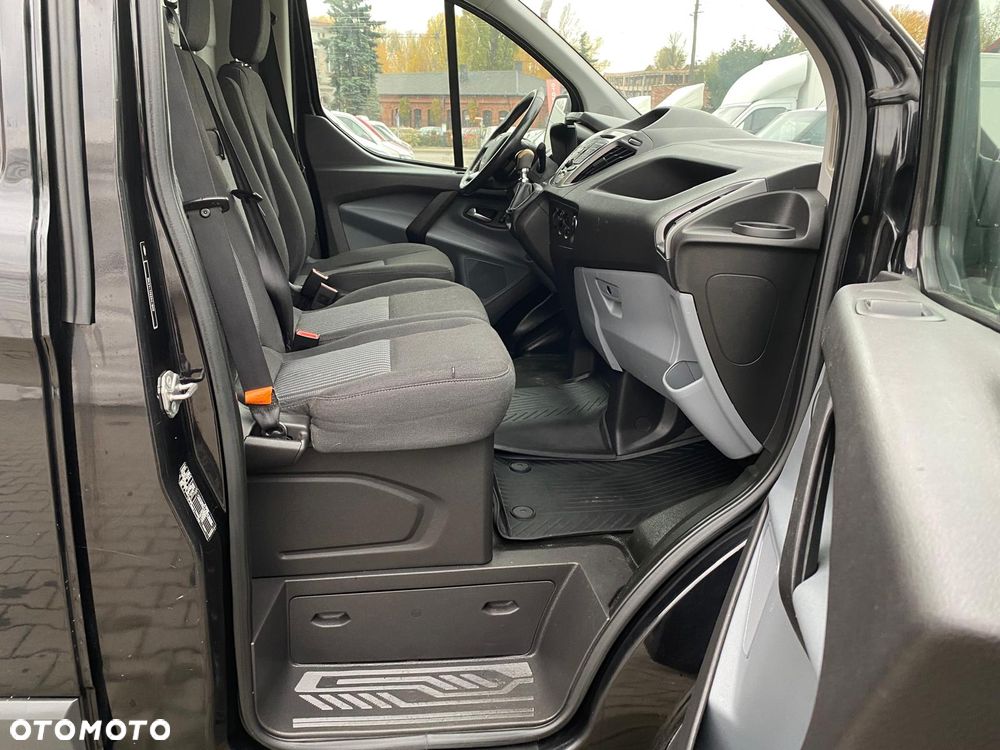 Ford TRANSIT CUSTOM - 18