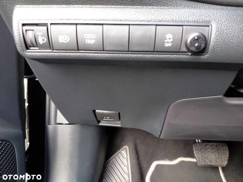 Toyota Corolla 1.8 Hybrid Comfort - 21
