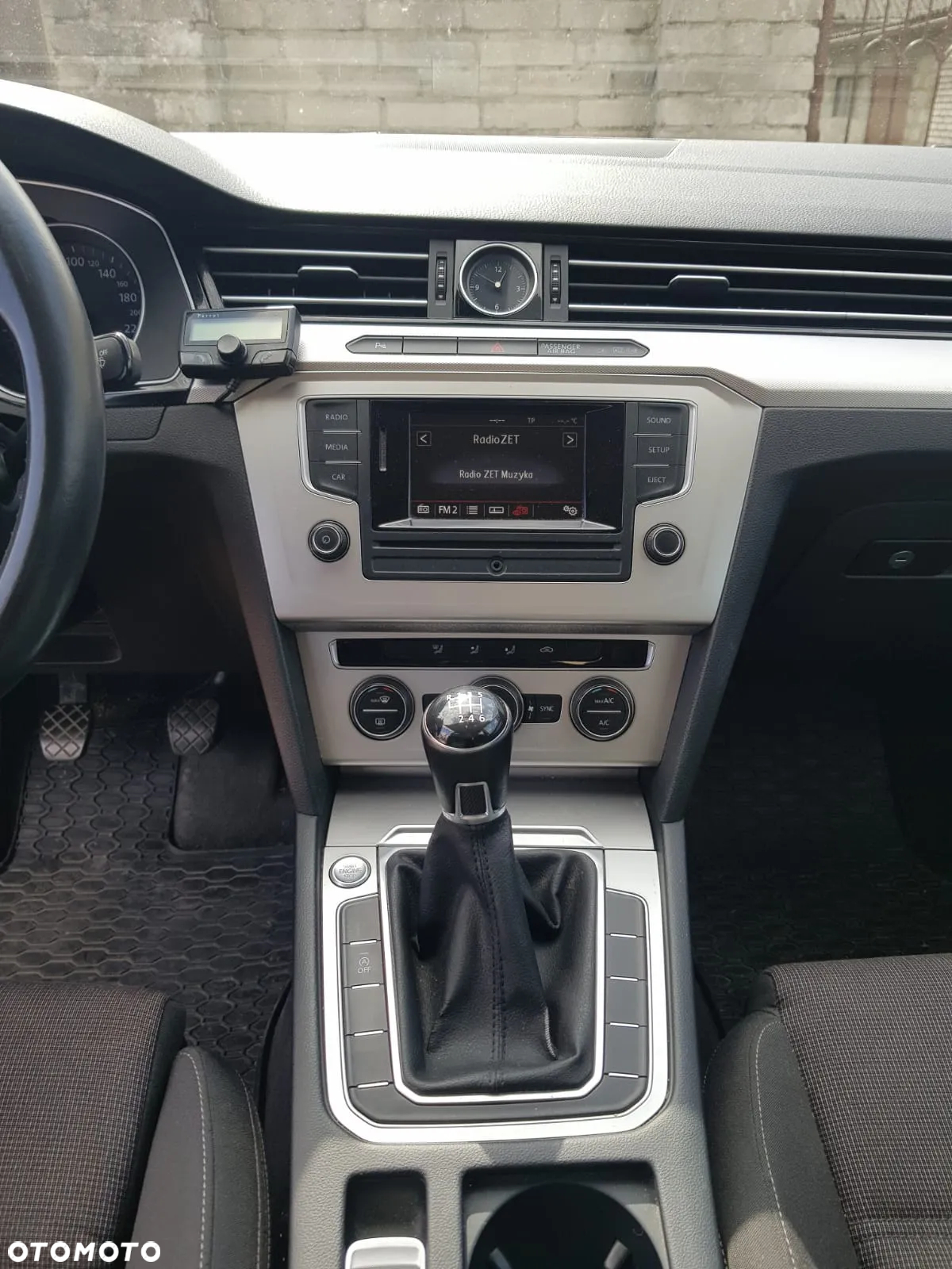 Volkswagen Passat 1.6 TDI BMT Comfortline - 11